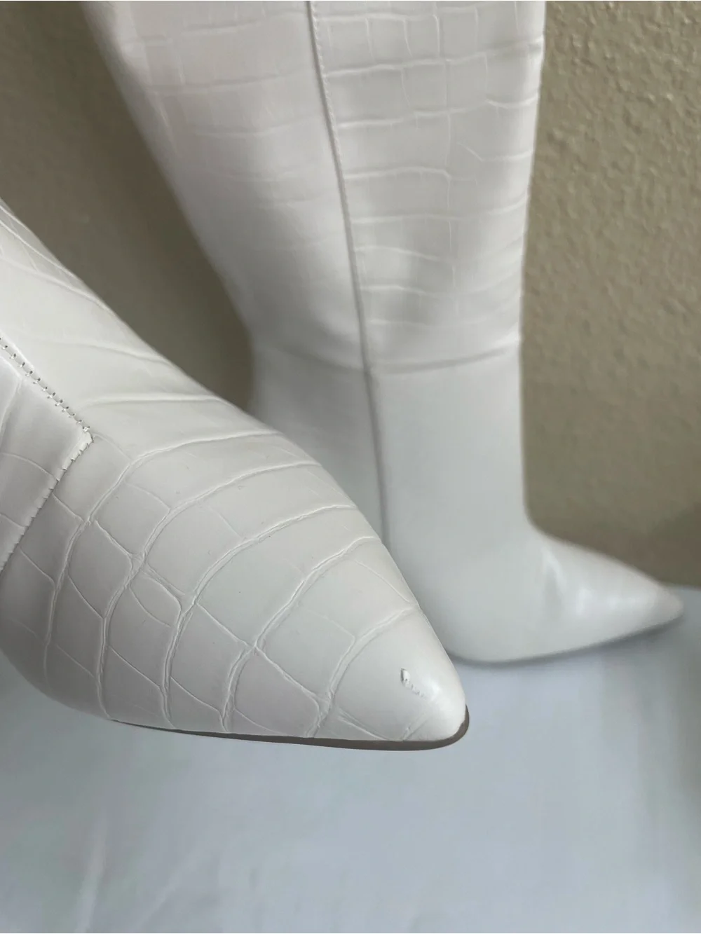 Express Women’s Of-White /cream Over-the-Knee Heeled Boots Size 8